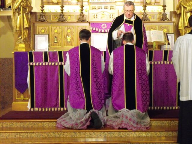 Fr. Cekada Distributes Ashes